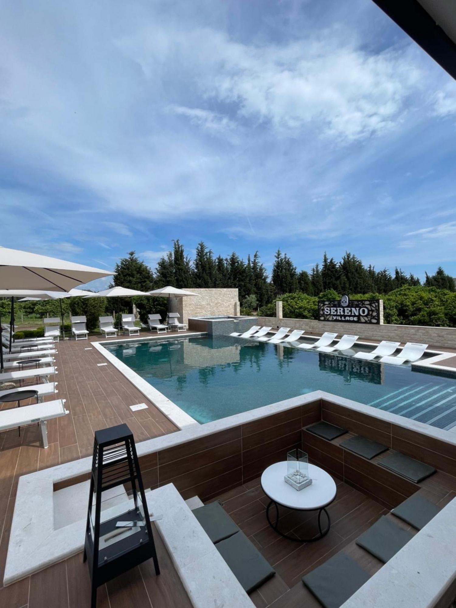 Lux Sereno Village อุลซิน ภายนอก รูปภาพ